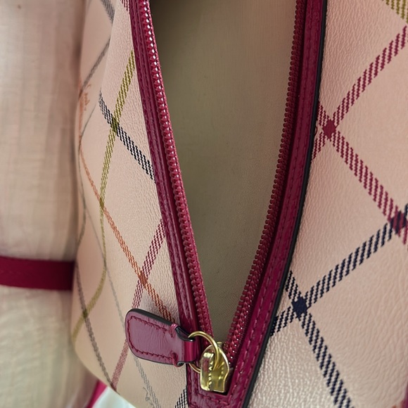 Coach iPad carrier. New, new used, but doesn’t have tags. - Picture 4 of 7